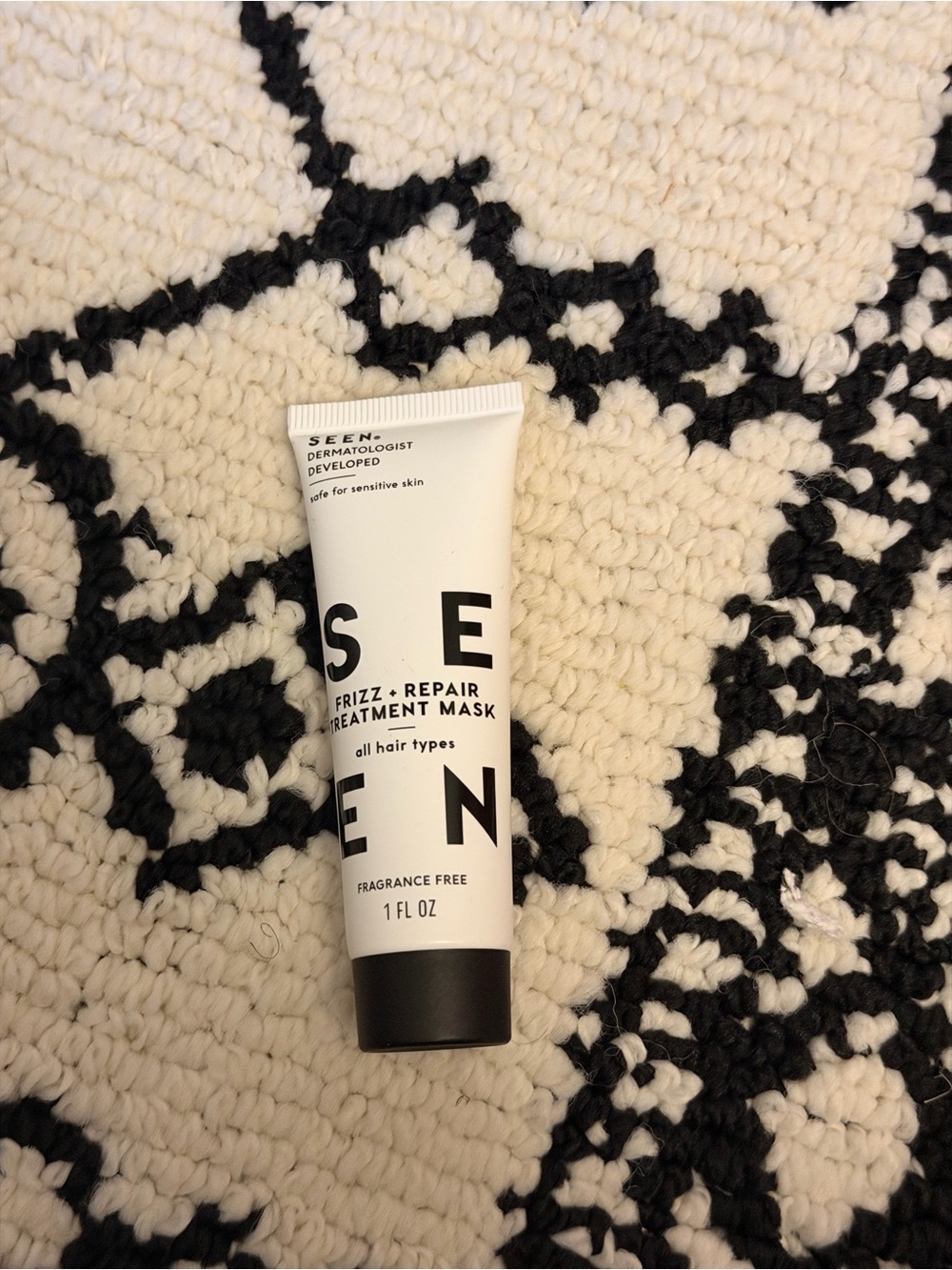 SEEN Frizz + Repair Treatment Mask - White Tube